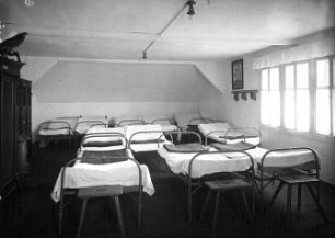 Kleingießhübel. Schullandheim des Realgymnasiums Blasewitz. Schlafsaal (Nummer 10)