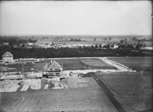 Güstrow : Güstrow. Blick vom Wasserturm, Goldberger Straße in Richtung Bürgermeister-Dahse-Straße, dahinter Gärtnerei Voss. Ein- und Zweifamilienhäuser im Bau
