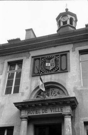 Thann: österreichisches Wappen am Rathaus
