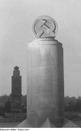 Sowjetische Denkmäler auf dem Ostfriedhof (ehemaliger Trinitatisfriedhof) in Leipzig