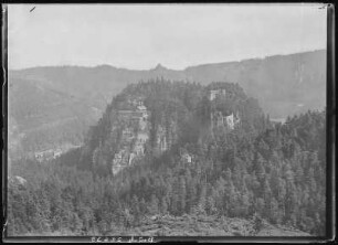 Oybin. Berg Oybin mit dem Scharfenstein