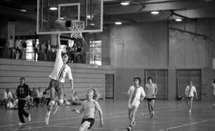 Basketballmeisterschaft der Karlsruher Realschulen in der Sporthalle Eichelgarten in Rüppurr um den Wanderpokal der Stadt Karlsruhe