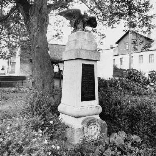 Kriegerdenkmal; Schlangenbad, Hauptstraße