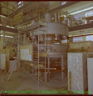 Heißer Sammler des Nachwärmeabfuhr-Experiments des Schnellen Natriumgekühlten Reaktor 2 (SNR 2)-Naturkonvektionsmodells (NEPTUN) der Hauptabteilung Ingenieurtechnik (HIT)