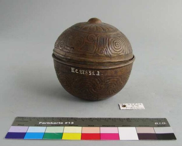 Lidded vessel