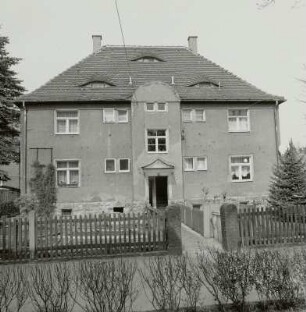 Dresden-Großzschachwitz, Privatweg 10. Wohnhaus (1921, ? Kunath)