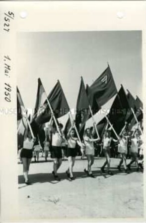 Sportler auf der Berliner Maidemonstration 1950
