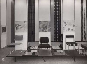 XI. Triennale Mailand, Deutsche Abt., Stühle und Stoffbahnen