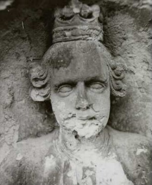 Figurengrabmal (Mann mit Krone, Gehstock und Rosenzweig)