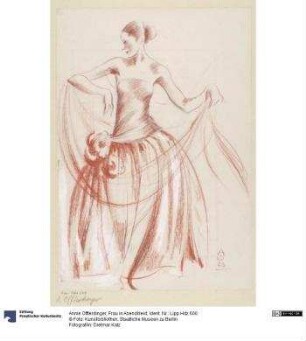Frau in Abendkleid