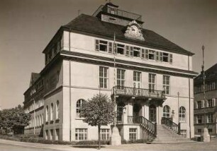 Deutsche Uhrmacherschule Glashütte : Deutsche Uhrmacherschule gegr. 1878, bis 1992 Ingenieurschule für Feinwerktechnik, ab da Deutsches Uhrenmuseum Glashütte