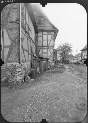 Bleicherode, Hauptstraße 131. Ehem. Kanzlei (um 1721). Hofansicht