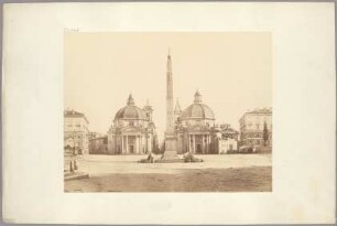 Rom: Piazza del Popolo, Blick Richtung Süden mit Santa Maria in Montesanto, Santa Maria dei Miracoli und Obelisk