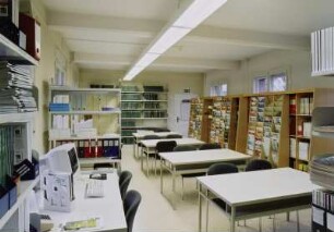 Oberer Lesesaal (Anorganische Chemie) : Dresden-Südvorstadt, Mommsenstraße 6 (Fritz-Foerster-Bau der TU Dresden). Sächsische Landesbibliothek - Staats- und Universitätsbibliothek Dresden. Zweigbibliothek Chemie. Oberer Lesesaal (Anorganische Chemie)