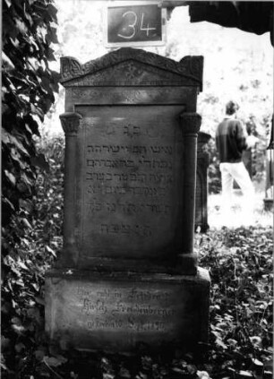Grabstein 34