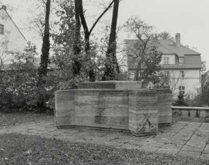 Denkmal für die Gefallenen des 1. Weltkrieges : Denkmal für die Gefallenen des 1. Weltkrieges. Kalkstein (nach 1918). Leipzig-Liebertwolkwitz, Friedhof