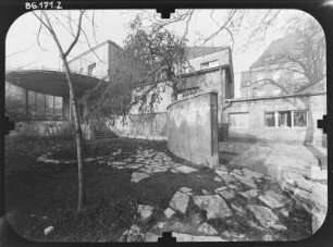 Erfurt-Altstadt, Lutherstraße (Ecke Regierungsstraße ?). Wohnhaus. Hofansicht