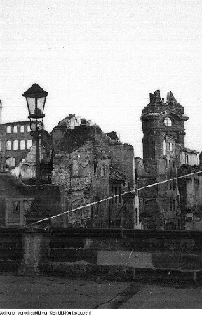 Dresden, Blick von der Brühlschen Terrasse zur Ruine der Frauenkirche, 1945
