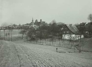 Stolpen : Satdtansicht von Stolpen mit Blick auf die Stadtkirche und Burg von Westsüdwest