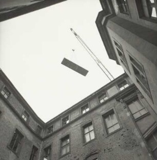 Dresden, Baustelle Ständehaus 1992. Kranmontage