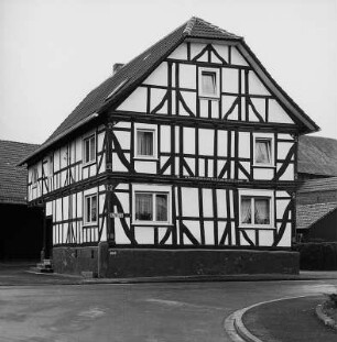 Wohnhaus und Backhaus; Eschwege, Am Rain 1