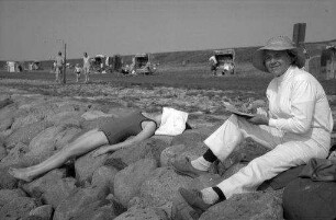 Vollerwiek: am Badestrand, Spitzli [und Sigrid]