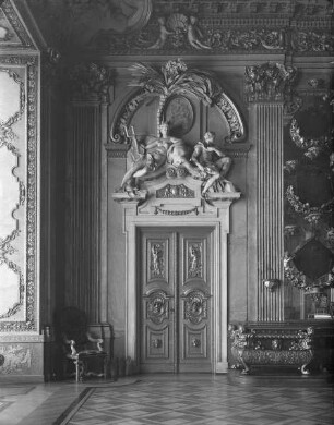 Innendekoration des Rittersaals, Raum 792 — Wanddekoration des Rittersaals, Raum 792 —