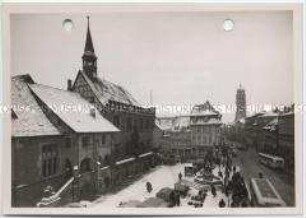 Göttingen, Markt, Rathaus und Brunnenfigur Gänseliesel