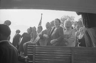 Rheinfahrt von US-Offizieren auf dem Motorschiff "Friedrich Töpper" anlässlich der deutsch-amerikanischen Freundschaftswoche