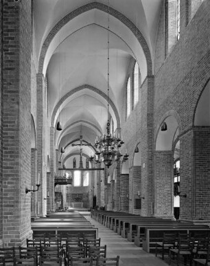 Evangelische Domkirche & ehemals Sankt Maria und Johannes Evangelist — Innenraum