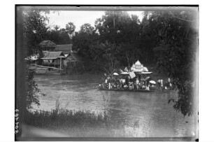 Geschmücktes Boot