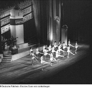 Dresden. Robotron-Betriebsfestspiele. "Leninprogramm" des VEB Robotron Elektronik Dresden