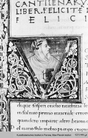 Folio mit Randbordüre, eingeschlossenem Vierpass mit dem Porträt Lauras, eingeschlossenem Wappen, Text und historisierter Initiale V mit dem Porträt Petrarcas - Petrarca, Il Canzoniere