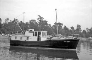 Yachthafen Gohren: Ferro-Beton-Yacht; Concrete [Lady]