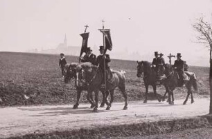 Osterreiter bei Bautzen nach Radibor reitend