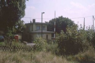 Neugarten Empfangsgebäude Stw Bahnübergang