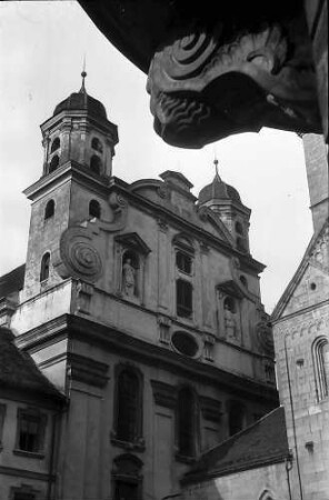 Ellwangen: Stadtkirche vom Marktplatz