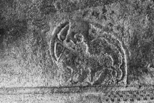 Relief mit bogenschießendem Kentaur