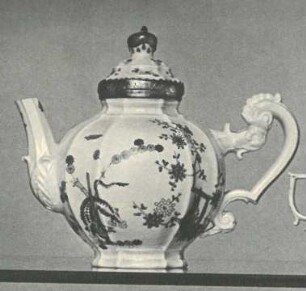 Teekanne aus einem kürfürstlich sächsischen Hofservice