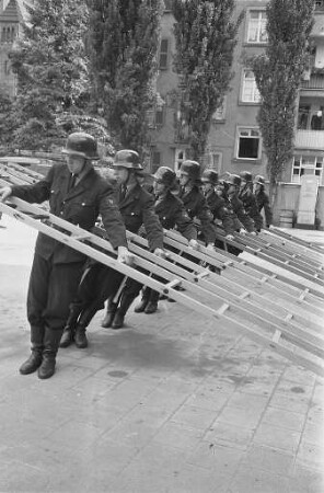 Ausbildung bei der Berufsfeuerwehr Karlsruhe.