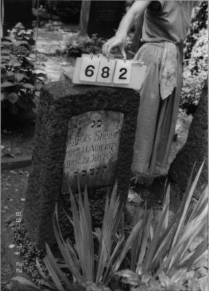 Grabstein 682