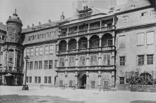 Altan im Großen Schlosshof : Dresden, Residenzschloss, Großer Schloßhof, Nordseite mit Altan und Wendelstein von Südosten
