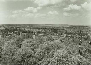 Dresden-Plauen. Blick vom Fichte-Turm im J.-G.-Fichte-Park nach Nordwesten