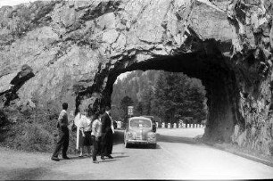 Longemer: Straßentunnel am Teufelsfelsen, von Osten