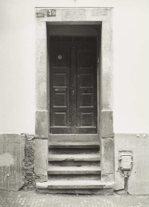 Radeberg, Eingang : Radeberg. Wohnhaus mit Ladeneinbauten. Hauptstraße 49. 1842. Portal