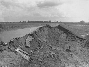 Dammruch am Mittellandkanal bei "Station 64" Hahlen