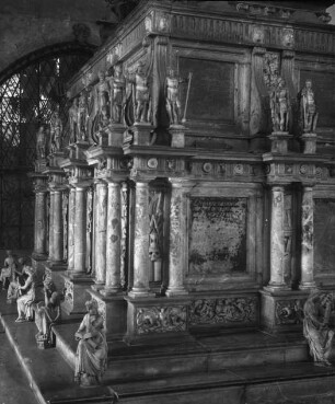 Freiberg (Sachsen), St. Marien, Fürstengruft, Moritzmonument im Vorchor; Kenotaph für Kurfürst Moritz von Sachsen; Thola, Benedikt de; Thola, Gabriel de; Wessel, Hans; Zerroen, Anton van