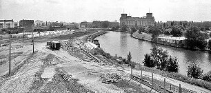 Blick über den Mauerstreifen zum Reichstag
