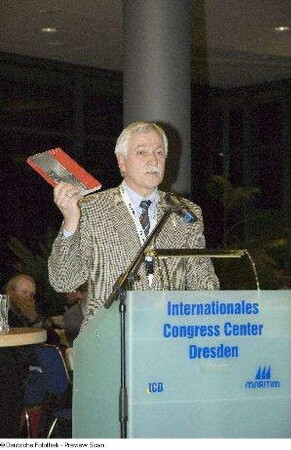 Dr. Thomas Bürger, Generaldirektor der SLUB Dresden, bei der Eröffnung "Get together" mit "Das ABC der SLUB. Lexikon der Sächsischen Landesbibliothek - Staats- und Universitätsbibliothek Dresden"
