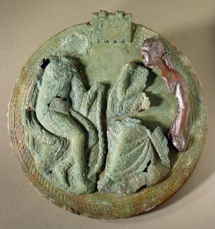 Griechischer Klappspiegel mit Relief: "Mädchen und Satyr einander gegenüber sitzend. ..."